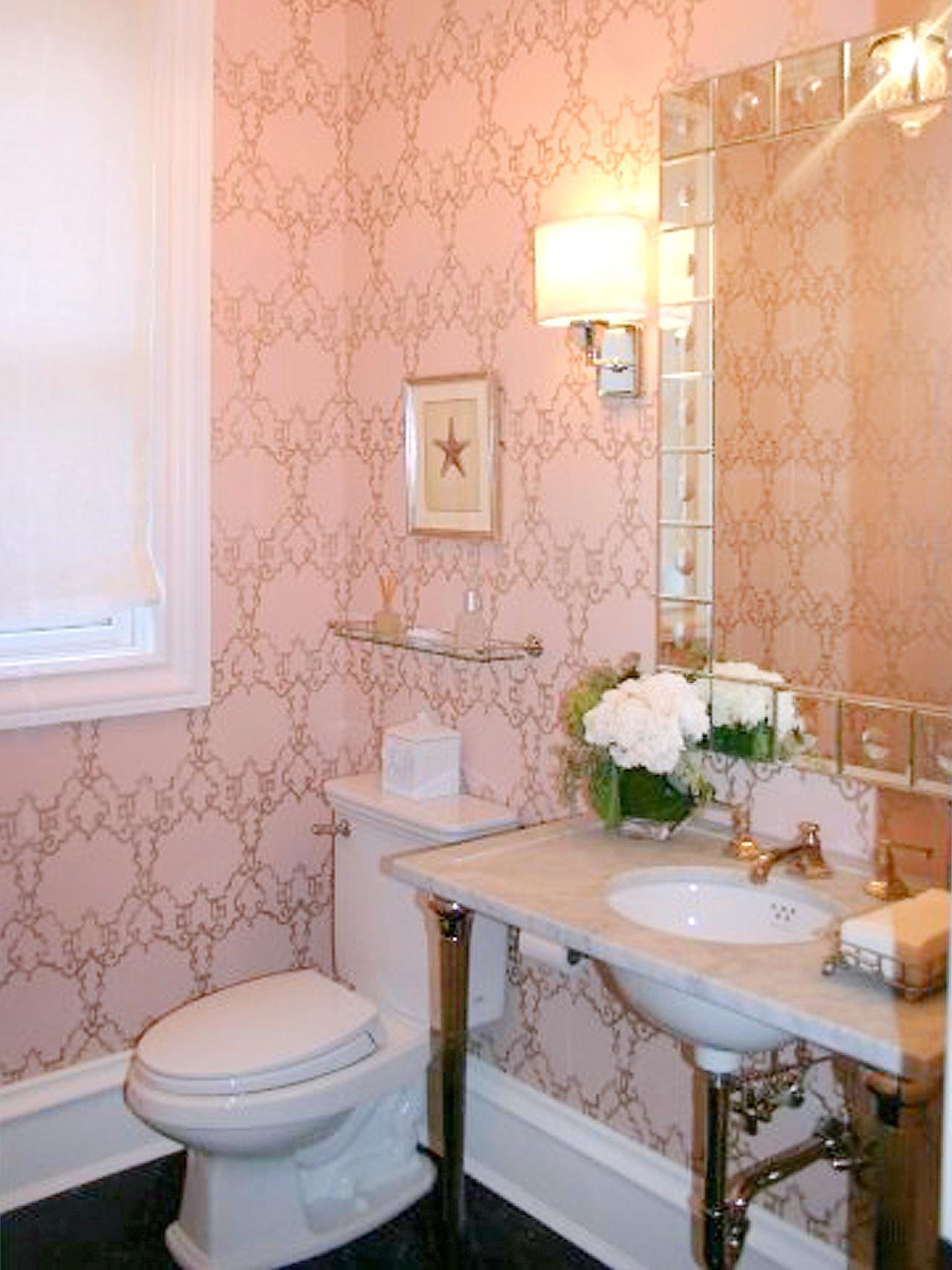 Reasons to Love Retro Pink-Tiled Bathrooms | HGTV's ...