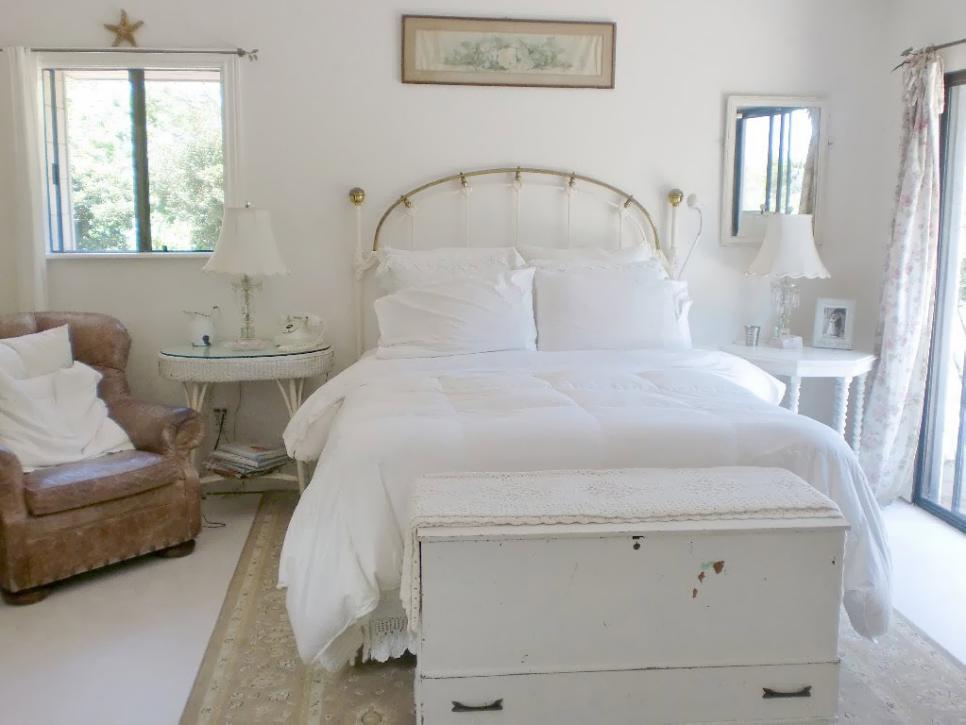 Shabby Chic Style Guide, How To Paint A Dresser White Shabby Chic Bedding