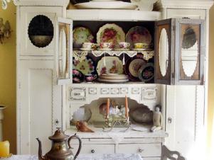 China Cabinet With Shabby Chic Appeal