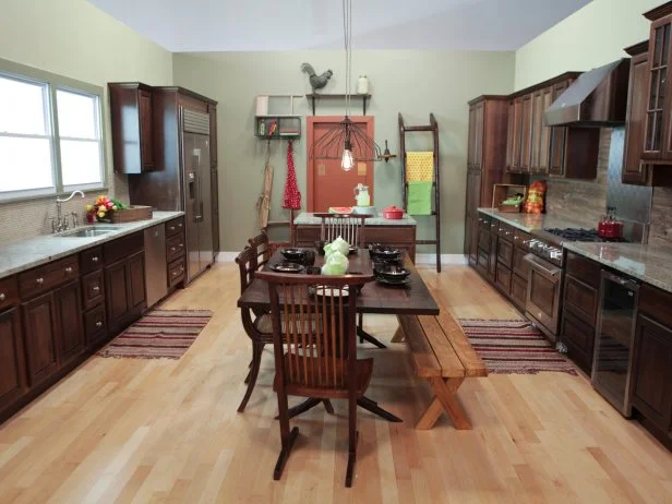 Farmhouse kitchen dark cabinets discount