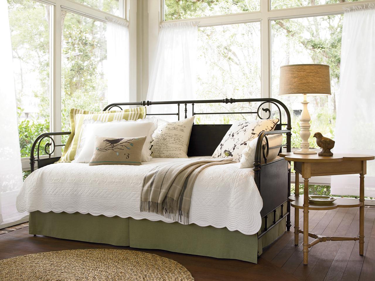 10 Dreamy Daybeds We Adore 