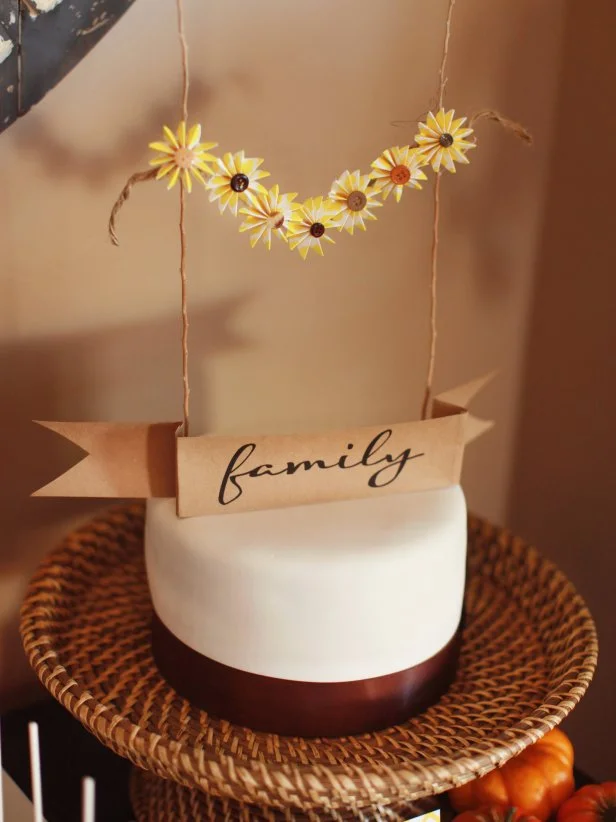 Make a spice or pumpkin cake even more special with a charming cake bunting.