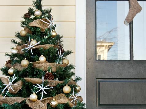 How to Make a Front Porch Christmas Tree