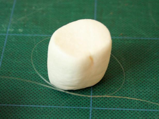 Marshmallow with a fishing line knot