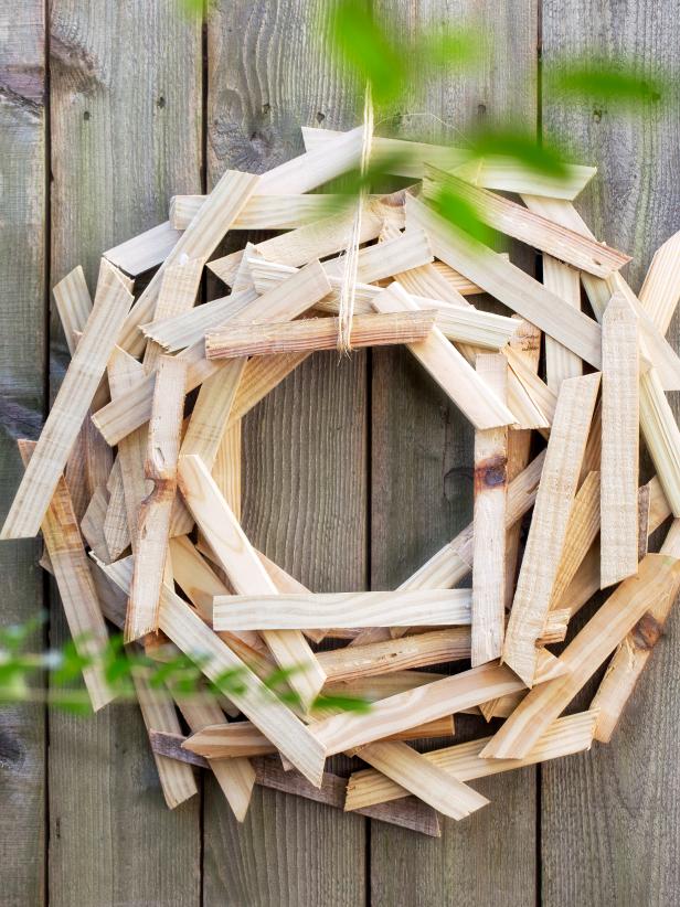 Outdoor Wreath With Reclaimed Wood Layers
