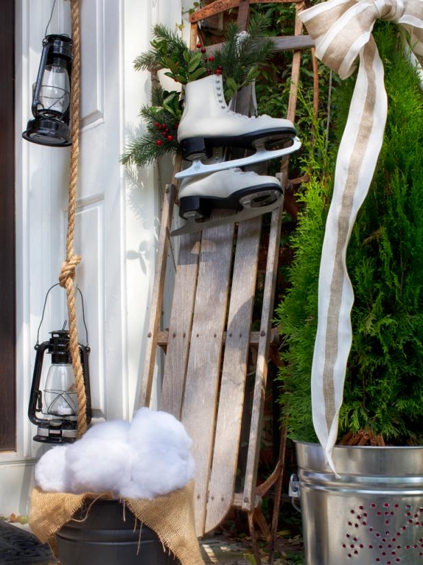 70 Best Christmas Front Porch Decorating Ideas | HGTV