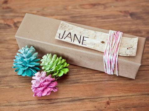 How to Make Ombre-Painted Pinecone Ornaments