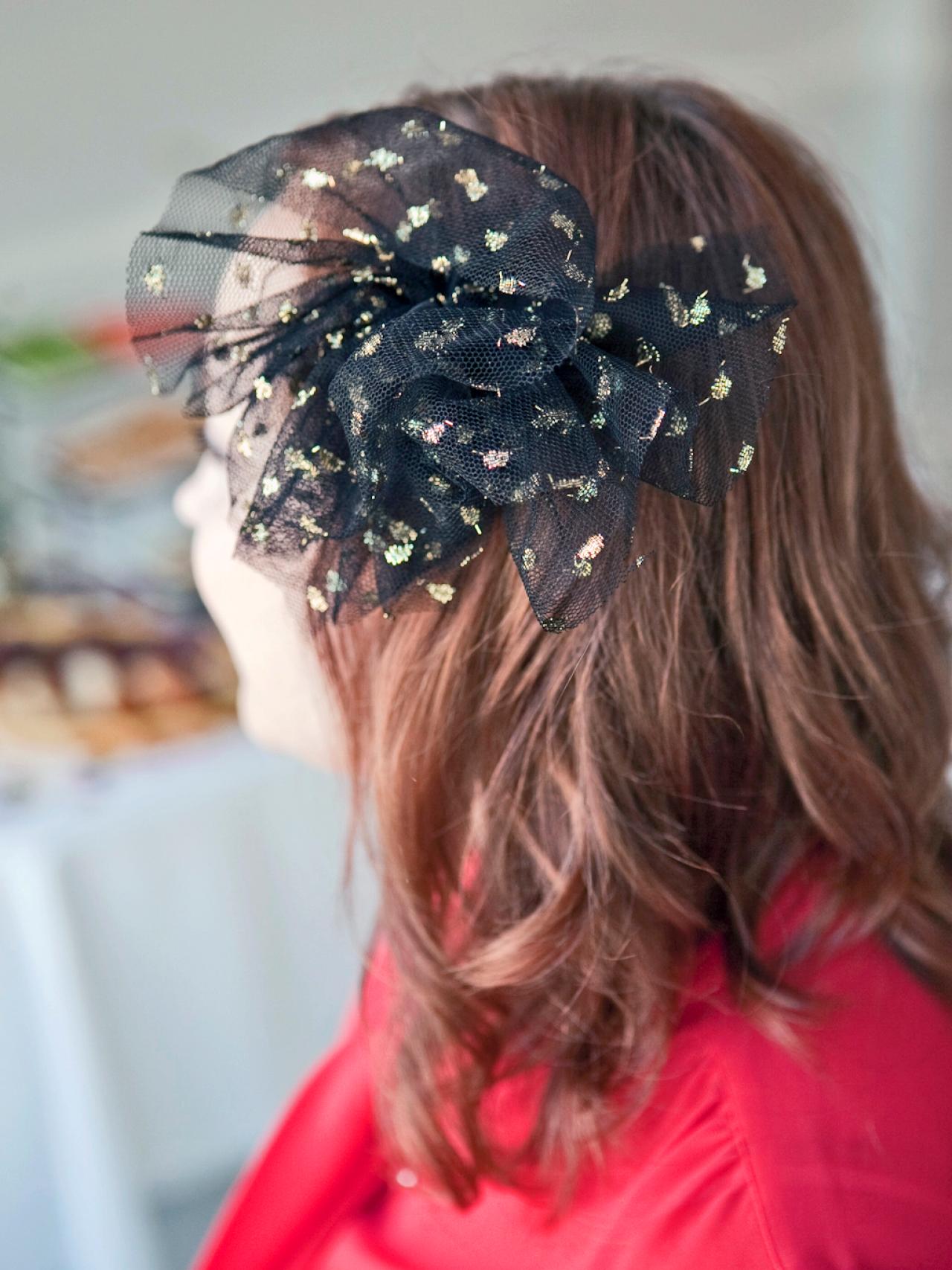 How to Make a Vintage-Inspired Tulle Hair Comb | HGTV