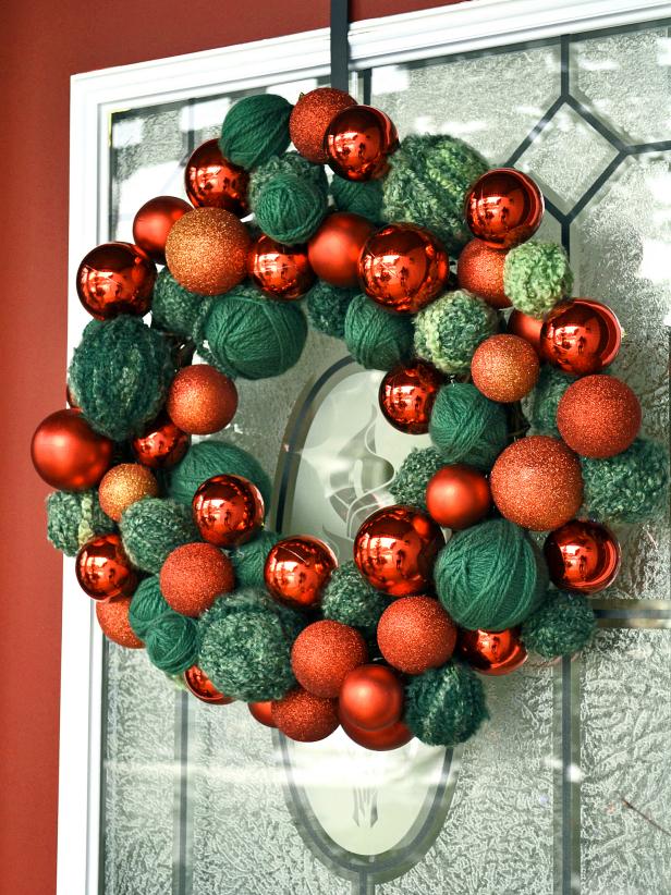 Vintage Style Christmas Ornament Wreath Shatterproof Balls Red Green