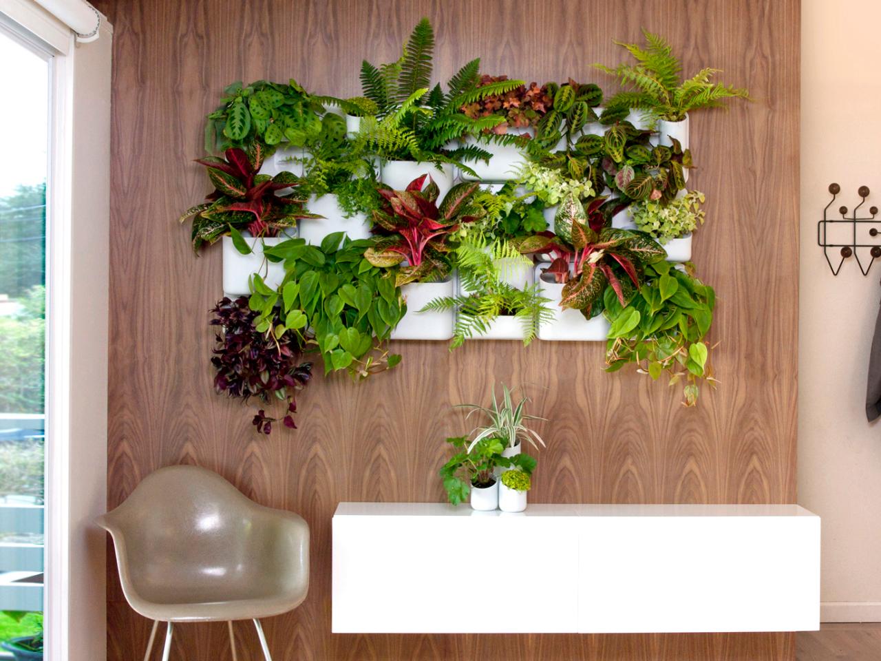 10 Vertical  Planter Ideas  For Summer HGTV s Decorating  