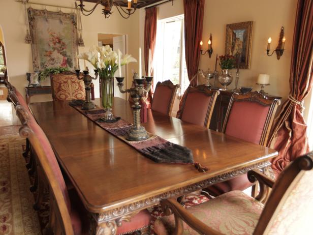 Traditional Dining Room With 8-Seat Table | HGTV
