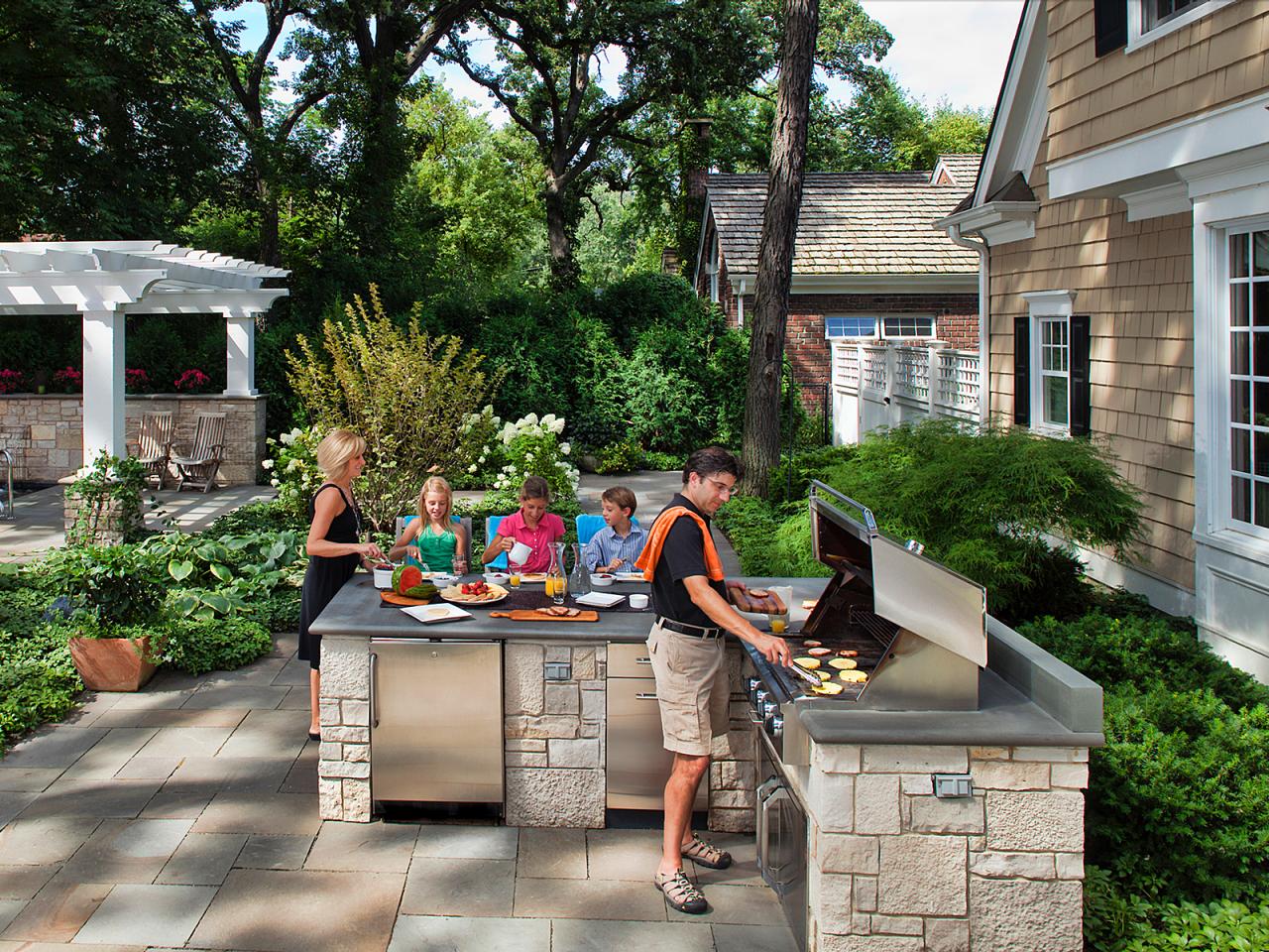 outdoor kitchen plans