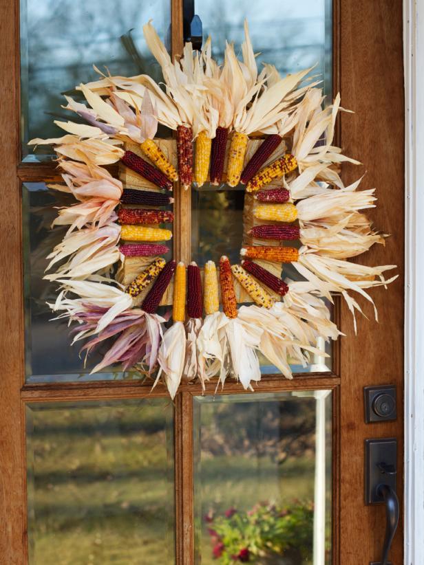 Corn cob wreath on glass door