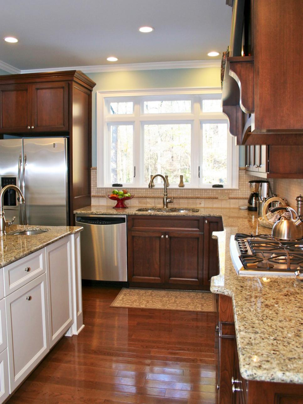  Best Granite For Beige Cabinets for Small Space