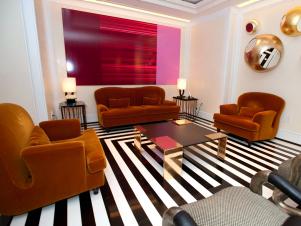 CI-Oyster-The-Mark_NYC-modern-bold-lobby-seating-area-black-white-striped-floor_s4x3