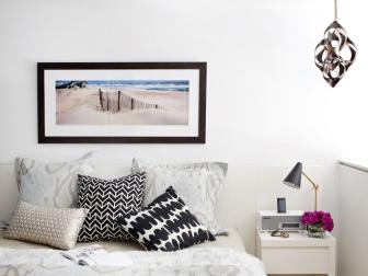 Small Bedroom With Black and White Bedding