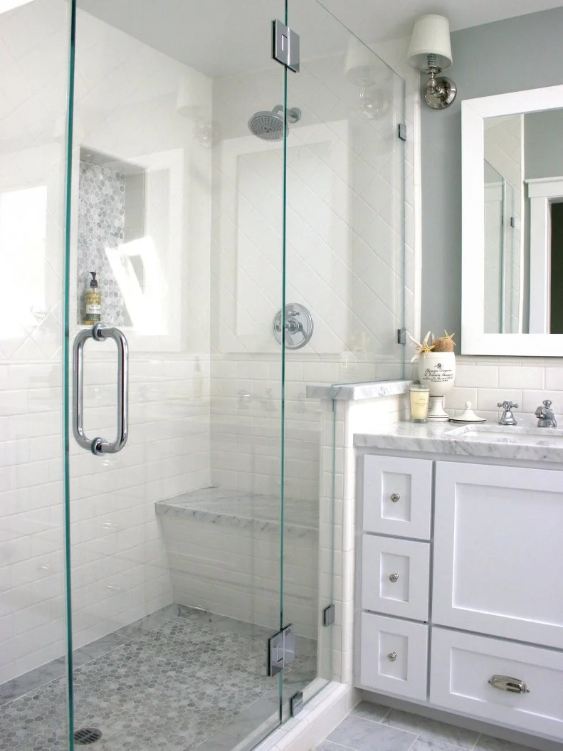 Contemporary Bathroom With Glass-Enclosed Tiled Shower
