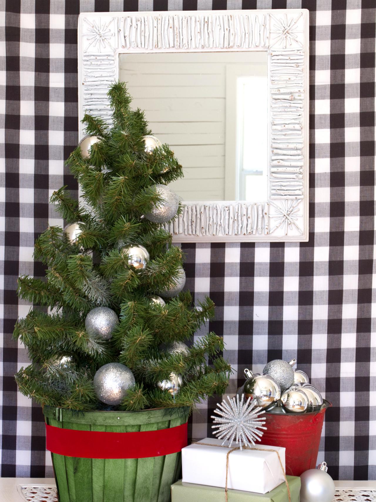 9 Ways to Add Rustic and Cozy Christmas Style - DIY Beautify - Creating  Beauty at Home