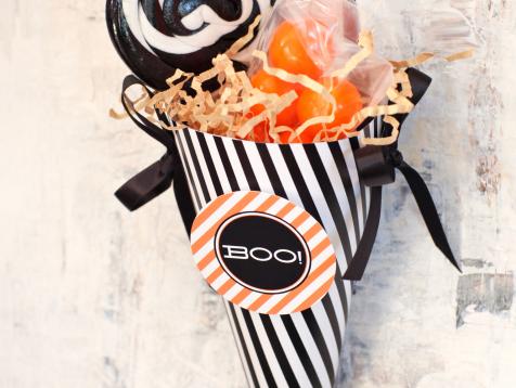 Halloween Party Favor: Make a Treat Cone
