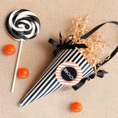 Black & White Halloween Cone Party Favors