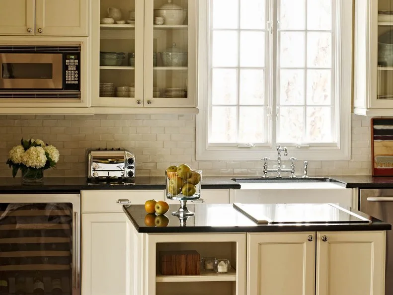 White Traditional Kitchen With Island Traditional Kitchen