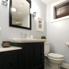 Small Bathroom With a Clean Look