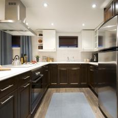 Kitchen With Two-Toned Cabinetry