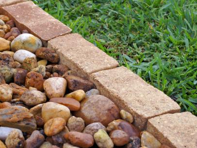 How To Install Landscape Edging, How To Put Up Landscape Bricks