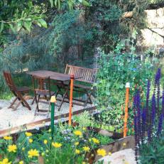 Outdoor Cottage Garden With Dining Table