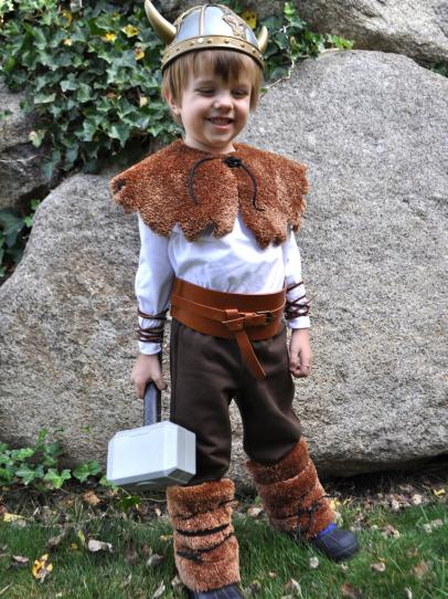 renhed vaskepulver tjener DIY Viking Halloween Costume for under $25 | HGTV