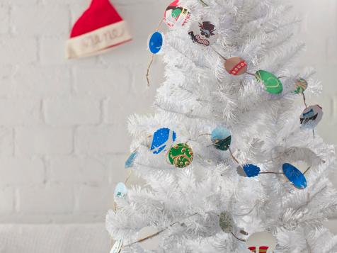 Repurpose Holiday Cards Into a Colorful Garland