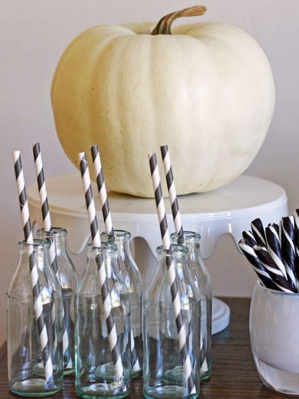 Halloween Treat Table 