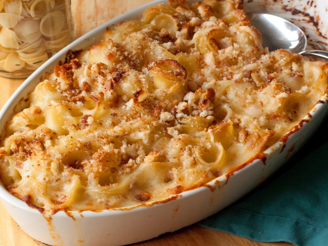 Creamy Macaroni and Cheese Recipe | HGTV