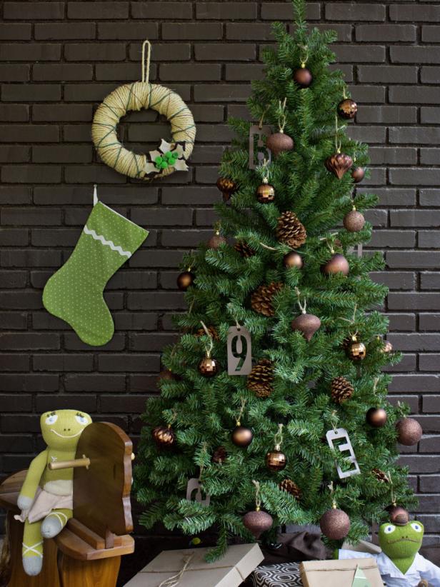 Green and Brown Country Christmas Tree