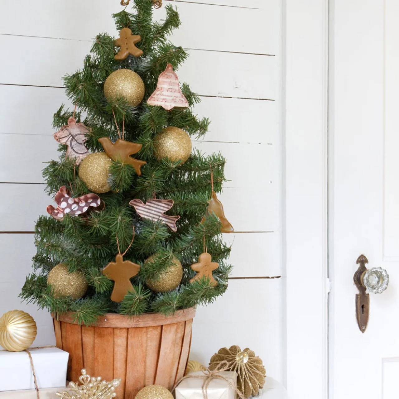 Cookie cutter decorations 2025