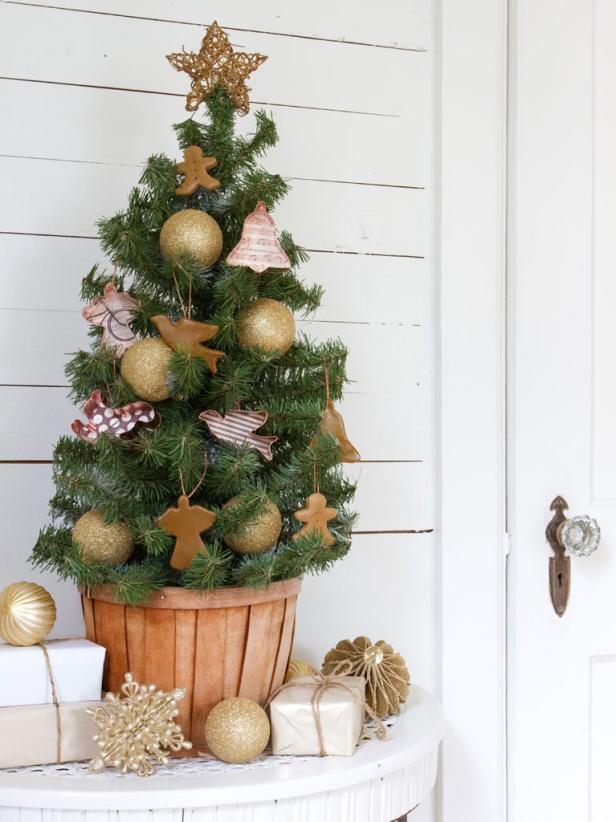 Small Rustic Christmas Tree Centerpiece and Cookie Cutter Ornaments