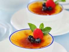 Creme Brûlée With Fruit