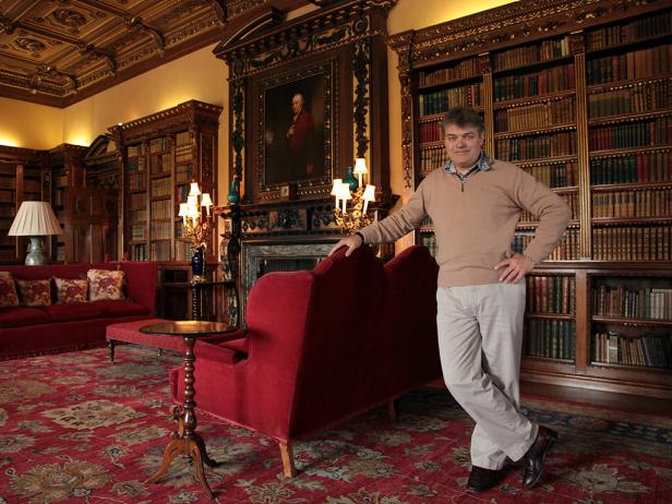 The Earl Of Carnarvon In Highclere Castle Library Hgtv