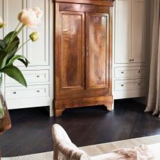 Traditional Wardrobe With Romantic Chaise Lounge 