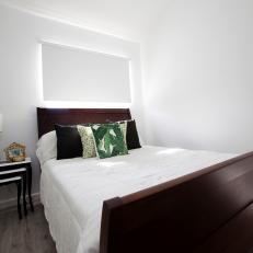 Modern White Bedroom With Minimalist Design 