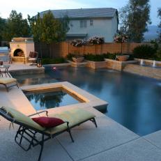 Tuscan Style Pool With Fountain Bubblers