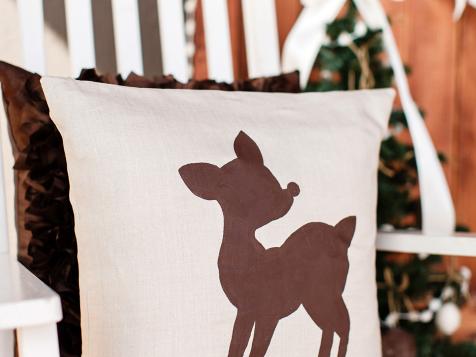 How to Make a Reindeer Pillow for the Holidays