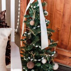 original_Kim-Stoegbauer-christmas-mini-front-porch-tree-beauty-vert