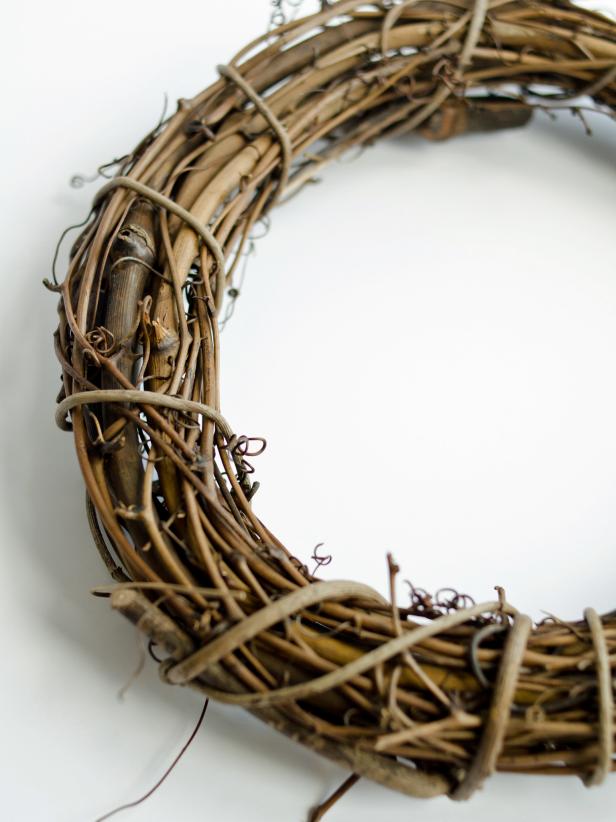 A full 12- to 14-inch wreath will require approximately 8-10 branches. Tip: Trim branches one at a time to avoid trimming pieces that might not be needed.