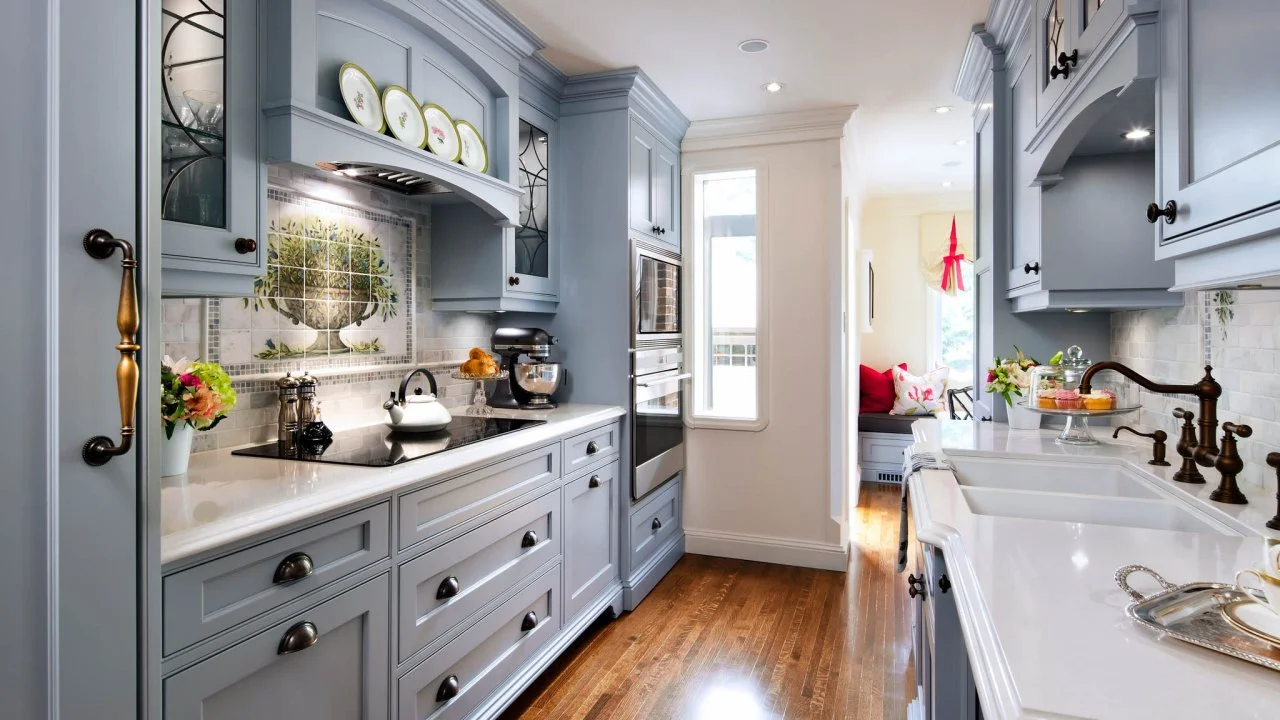 Blue Traditional Kitchen Pictures: English Cottage Charm | HGTV, image size:1280x720