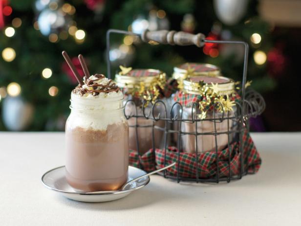 Hot cocoa warms even the chilliest of days. Share the warmth this holiday season by packaging ingredients for delectable hazelnut hot cocoa into a canning jar and handing them out as sweet gifts.