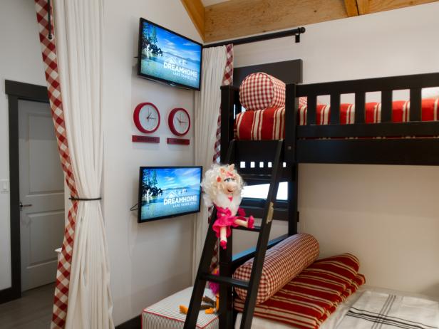 Bunk Beds With Wall Mounted Televisions In Hgtv Dream Home 2014 Kids Bedroom Hgtv