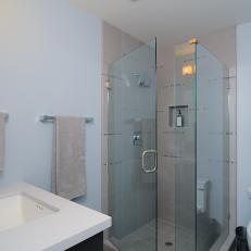 Modern Bathroom With Seamless Shower