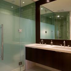 Modern Bathroom With Wet Room