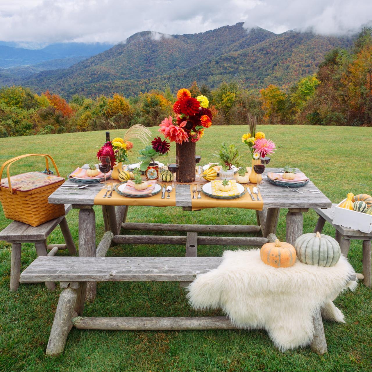 50 Gorgeous White Dinnerware Sets with Farmhouse Style - Making it in the  Mountains